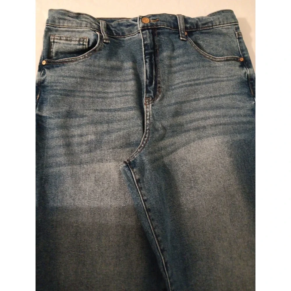 Celebrity‎ Pink Women's Jeans Sz. 11/30 Straight Leg Faded Stretch Blue Denim